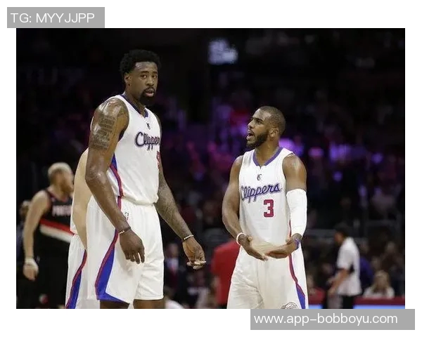 保罗被交易回家后与格里芬和小乔丹进行长达90分钟的视频通话 保罗被交易回家后与格里芬和小乔丹进行长达90分钟的视频通话