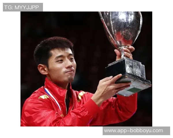 克瓦拉茨赫利亚训练受伤缺席合练球迷期待他早日回归赛场