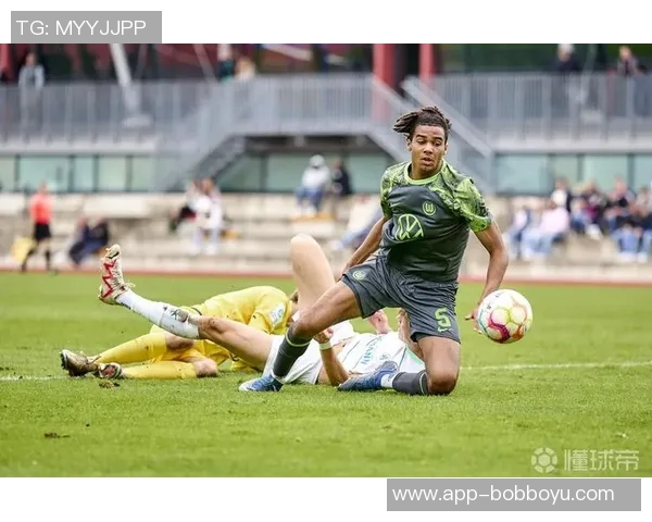 弗拉门戈年轻中卫克雷顿正式加盟沃尔夫斯堡合同至2030年